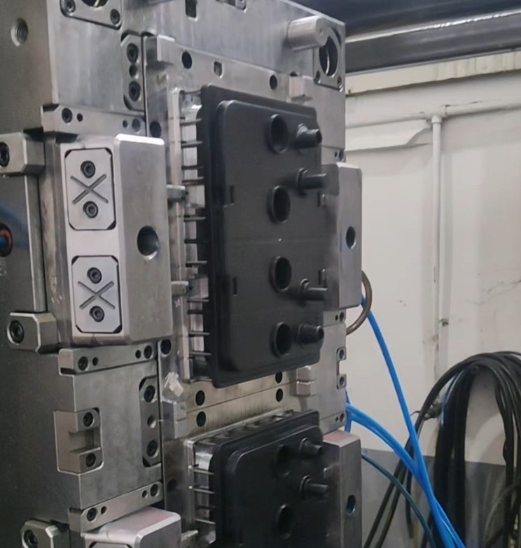 Plastic Mold Manufacturing